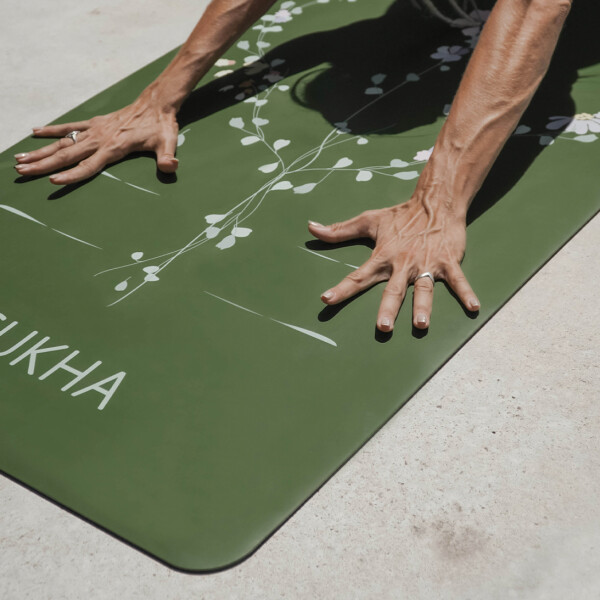Yoga Mat Sukha Superior Con Alineación 5mm Bloom Oliva