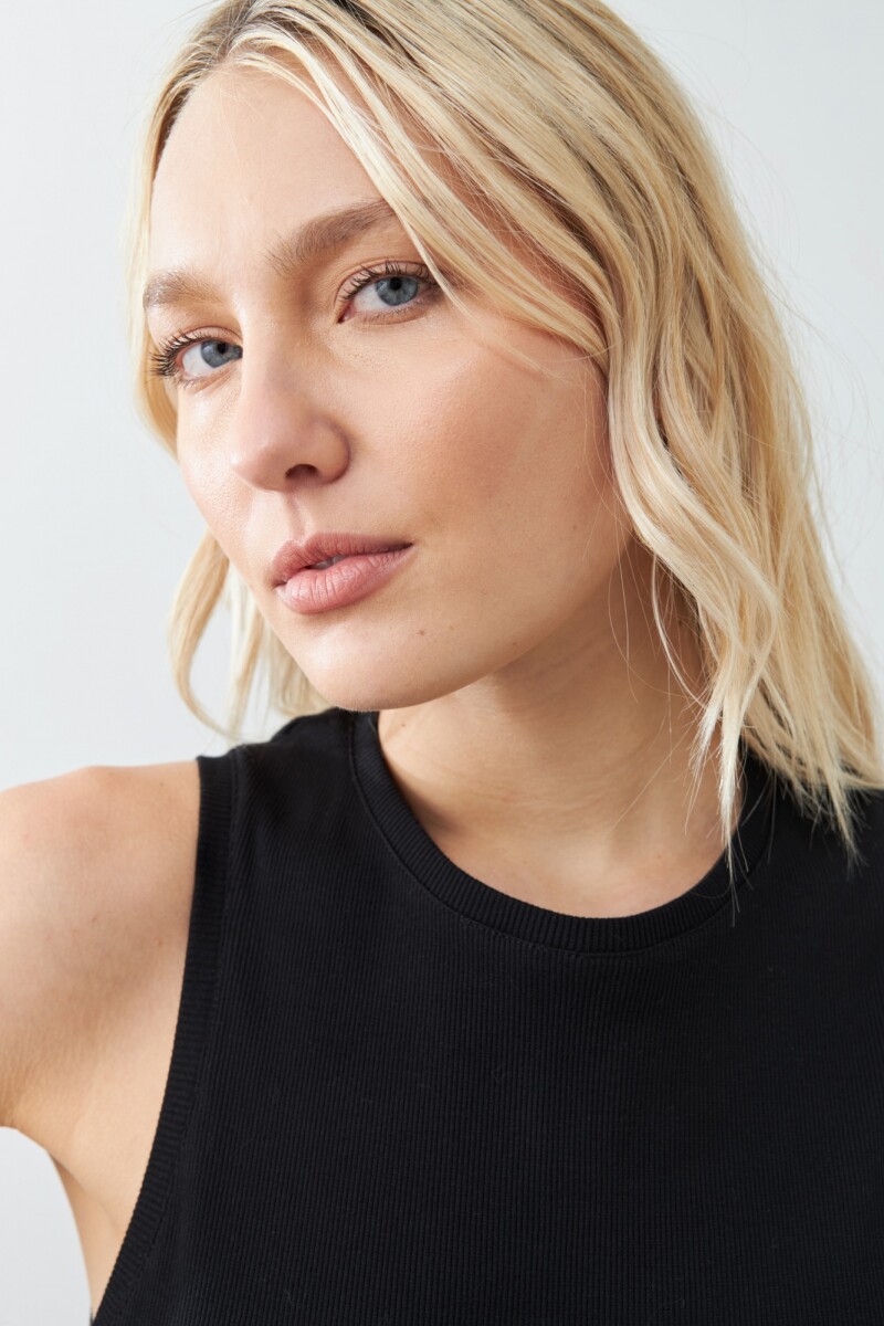Musculosa canalé negro