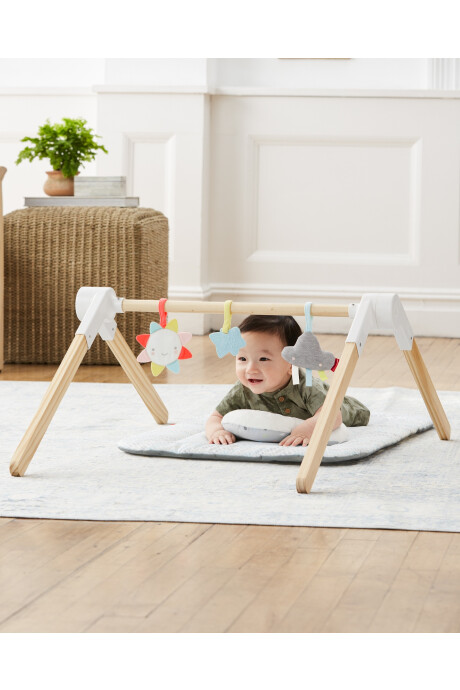 Gimnasio infantil en madera, diseño nube Gimnasio infantil en madera, diseño nube