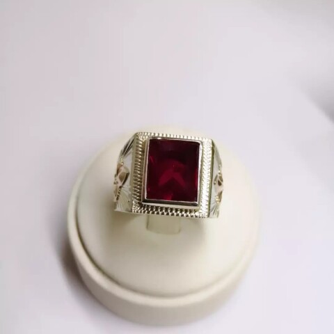 Anillo sello caballero plata y oro piedra rectangular rubi Anillo sello caballero plata y oro piedra rectangular rubi