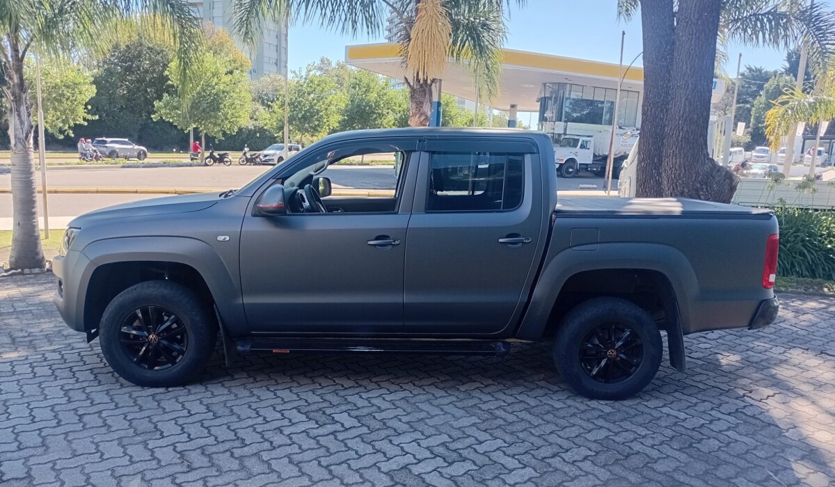 Volkswagen Amarok 2.0 TSI MT - 2015 Volkswagen Amarok 2.0 TSI MT - 2015