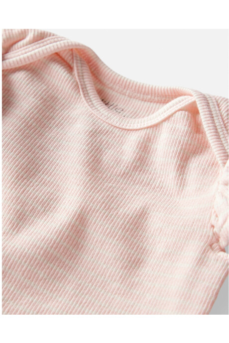 Set dos piezas de algodón orgánico, short y remera, rosado Sin color