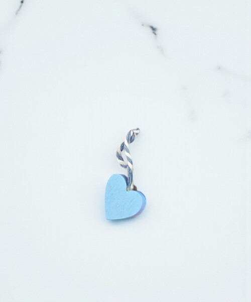 Tag corazon de madera con adhesivo 2x2 cm. - AZUL Tag corazon de madera con adhesivo 2x2 cm. - AZUL