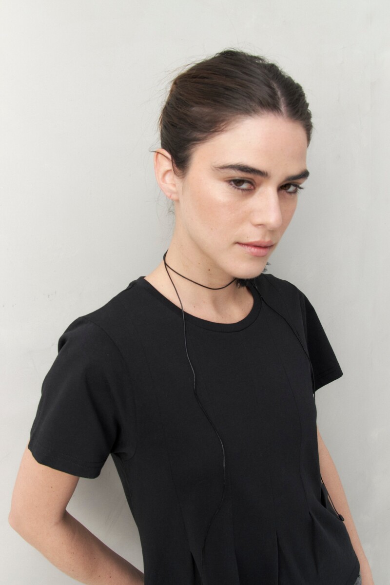 REMERA CALIRA Negro