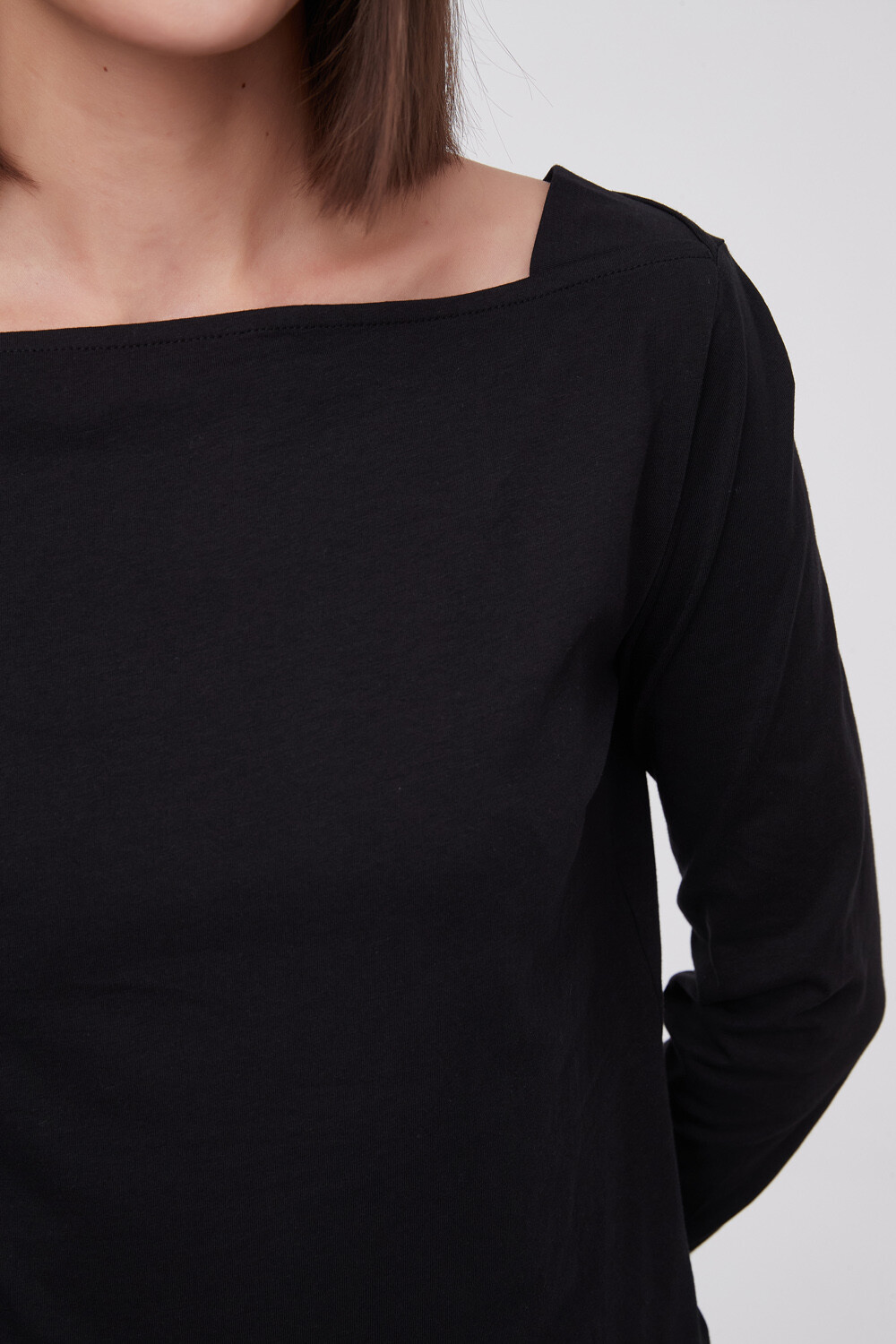 Remera Serrene Negro