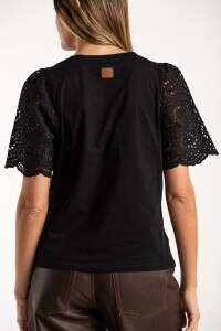 Remera Algodón Peinado Y Calados Negro