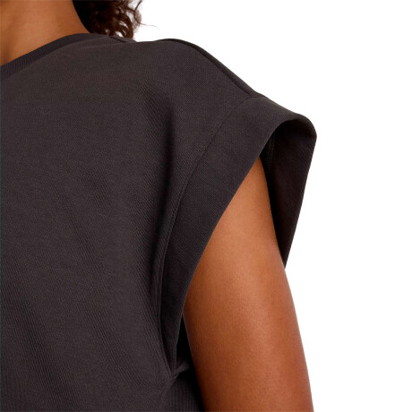 Remera de Mujer New Balance French Terry Shirt Negro