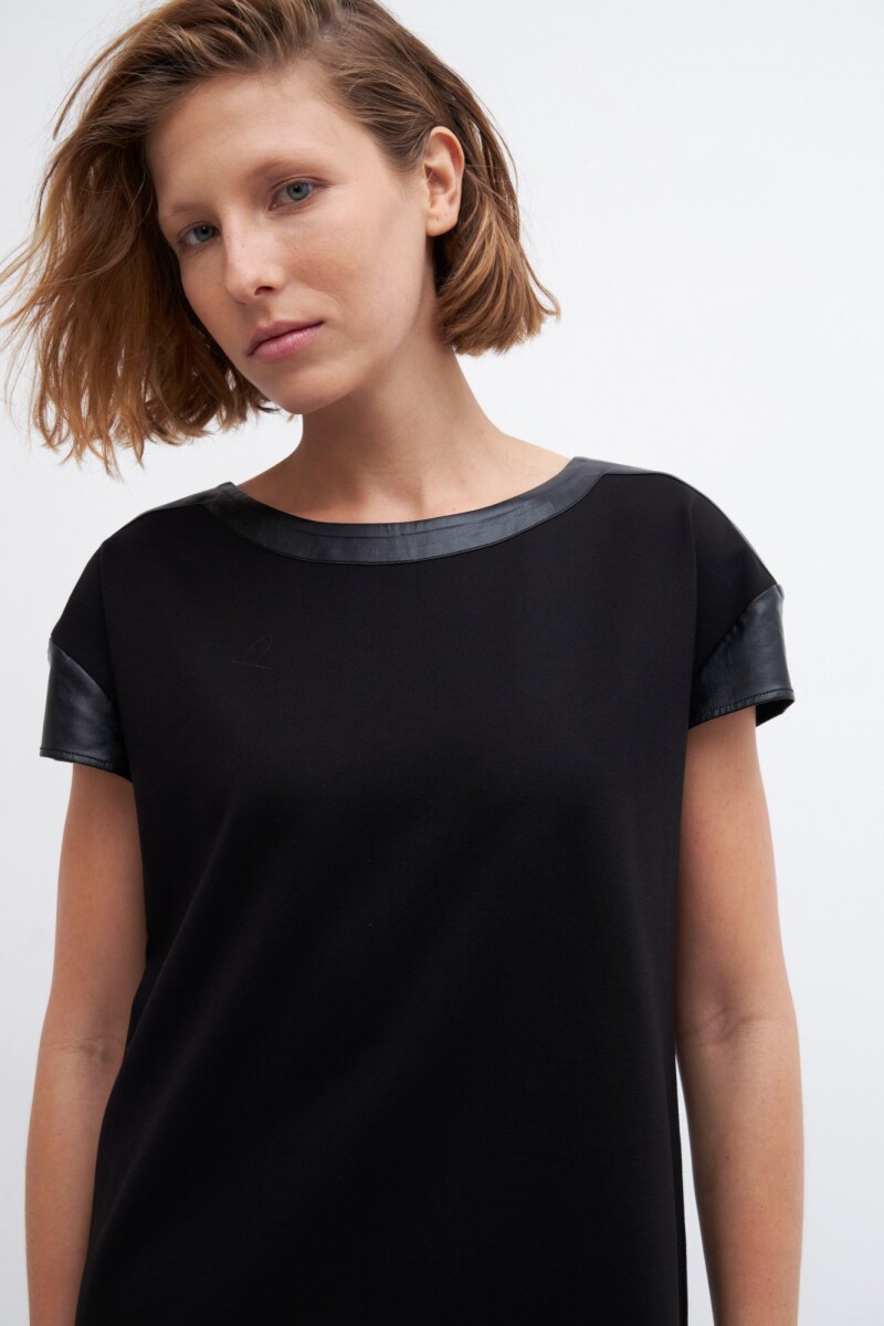 Vestido con detalles cuero ecologico negro