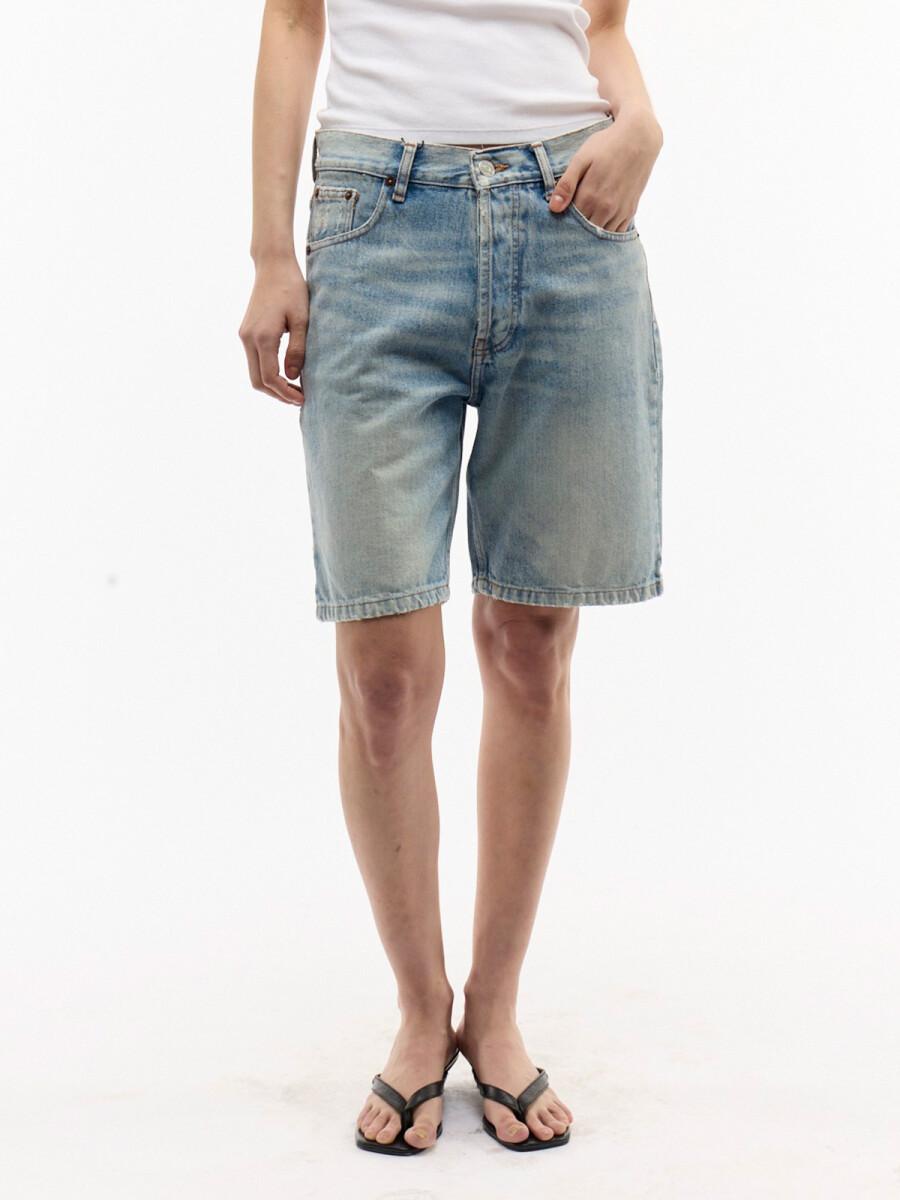 SHORT LOOSE LIGHT BLUE 