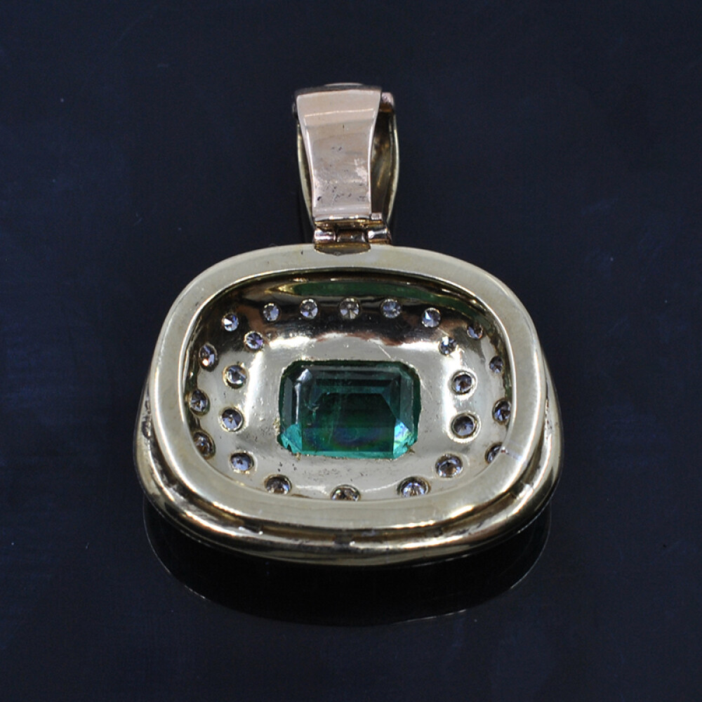 Colgante oro 18k brillantes y esmeralda Colgante oro 18k brillantes y esmeralda