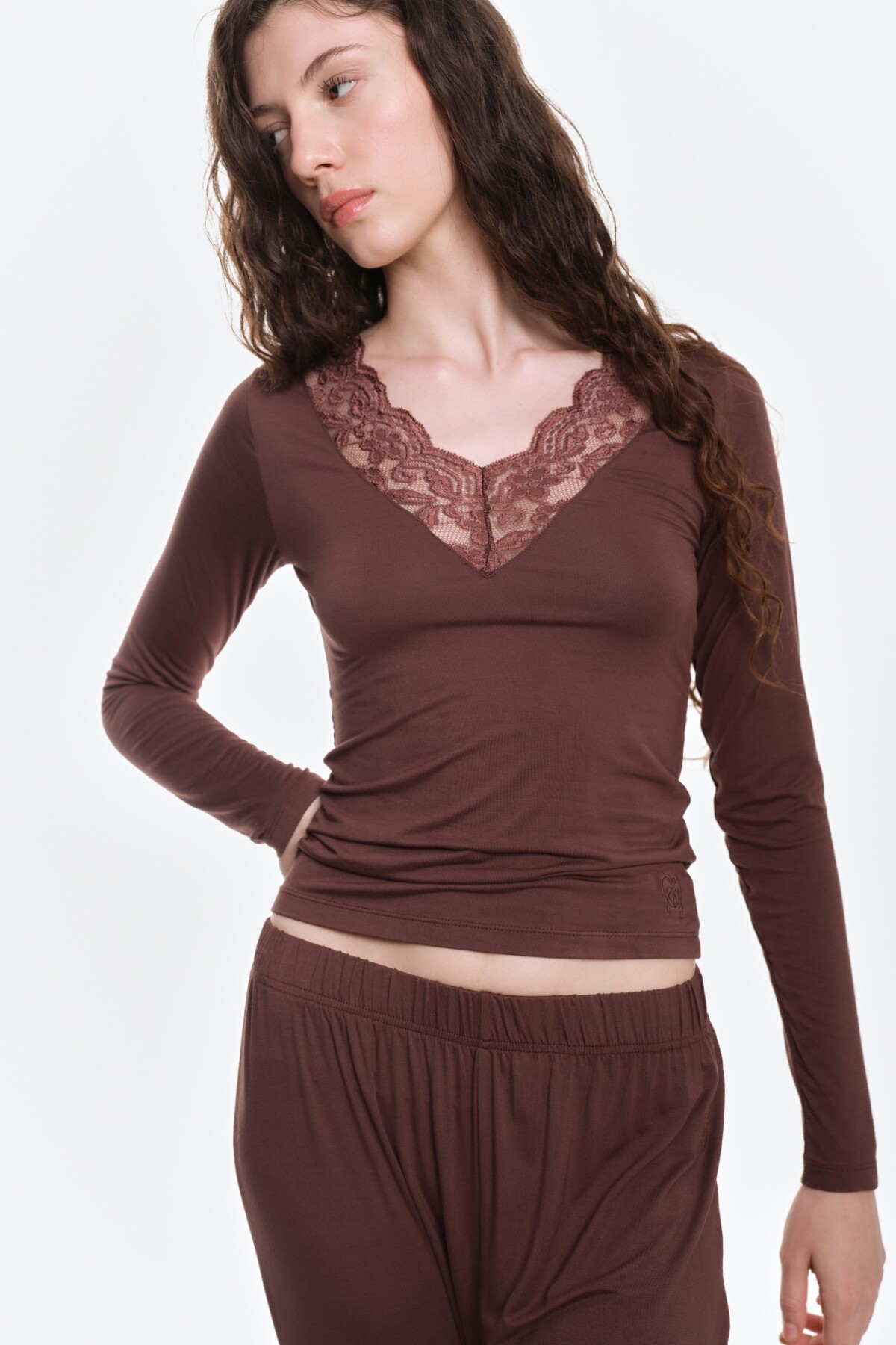 Remera Odisea Marron