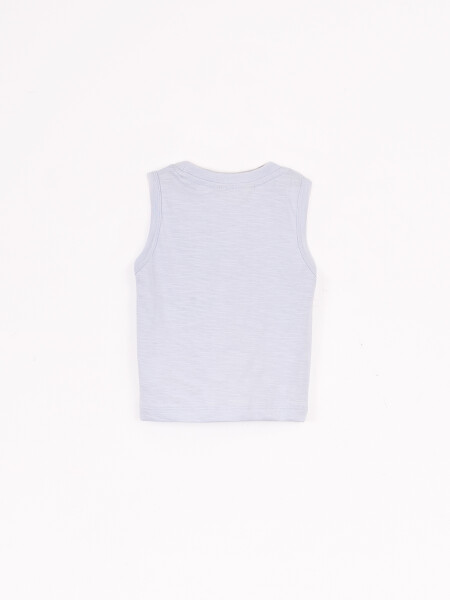 MUSCULOSA ESTAMPADA CELESTE (V)
