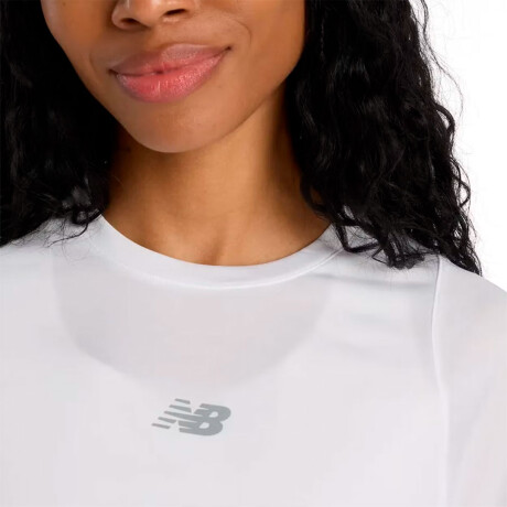 Remera de Mujer New Balance Shirt Infinity Blanco