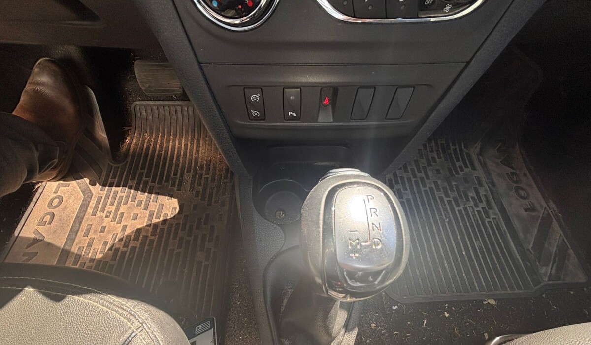 Renault Stepway Intense 1.6 CVT - 2022 Renault Stepway Intense 1.6 CVT - 2022