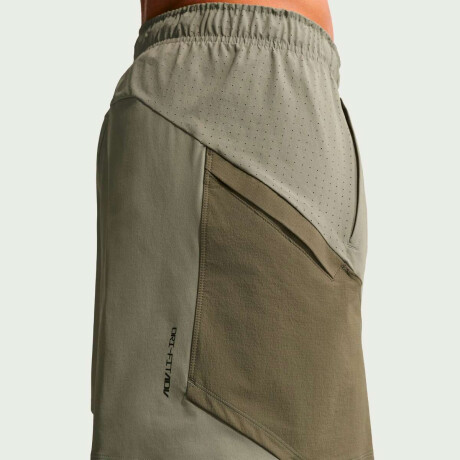 Short Nike Dri-Fitadv Npt 6 In de Hombre Gris