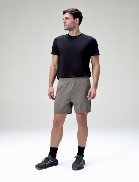 SHORT CON BOLSILLOS GRIS