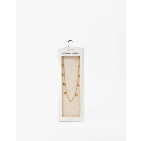 Collar Corto De Acero Con Dijes Dorado