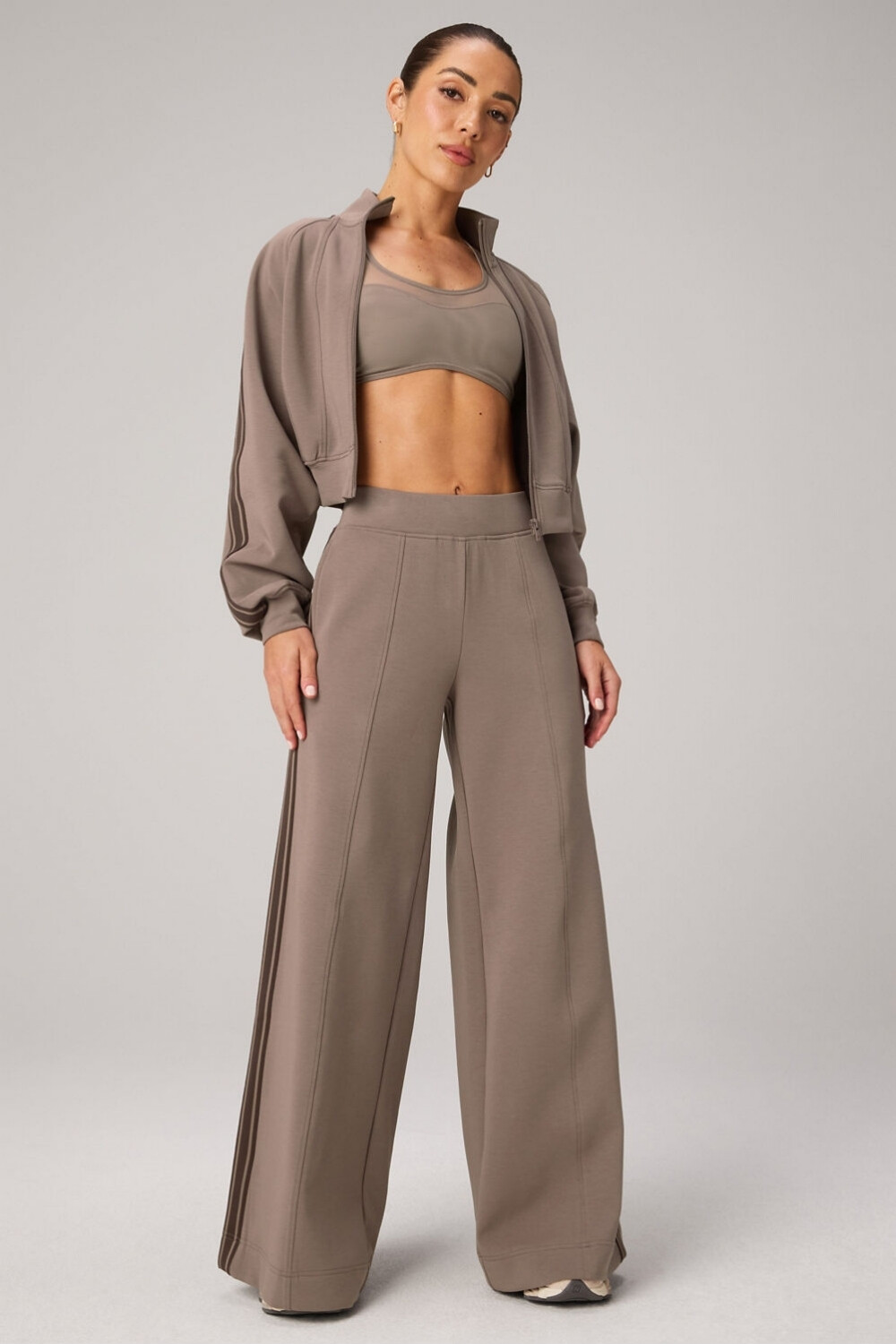 Pantalón Elevated Track Pant Mujer Desert Shadows/Dark Sienna
