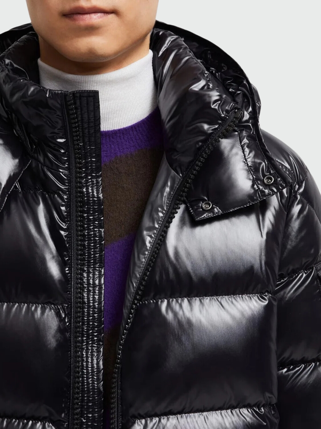 MONCLER - Campera Corta de Plumas Maya Negro