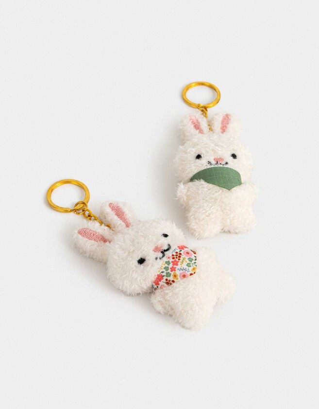 Llavero Peluche Set De Dos Llaveros De Conejitos De Peluche Para Compartir - Combinacion Multicolor