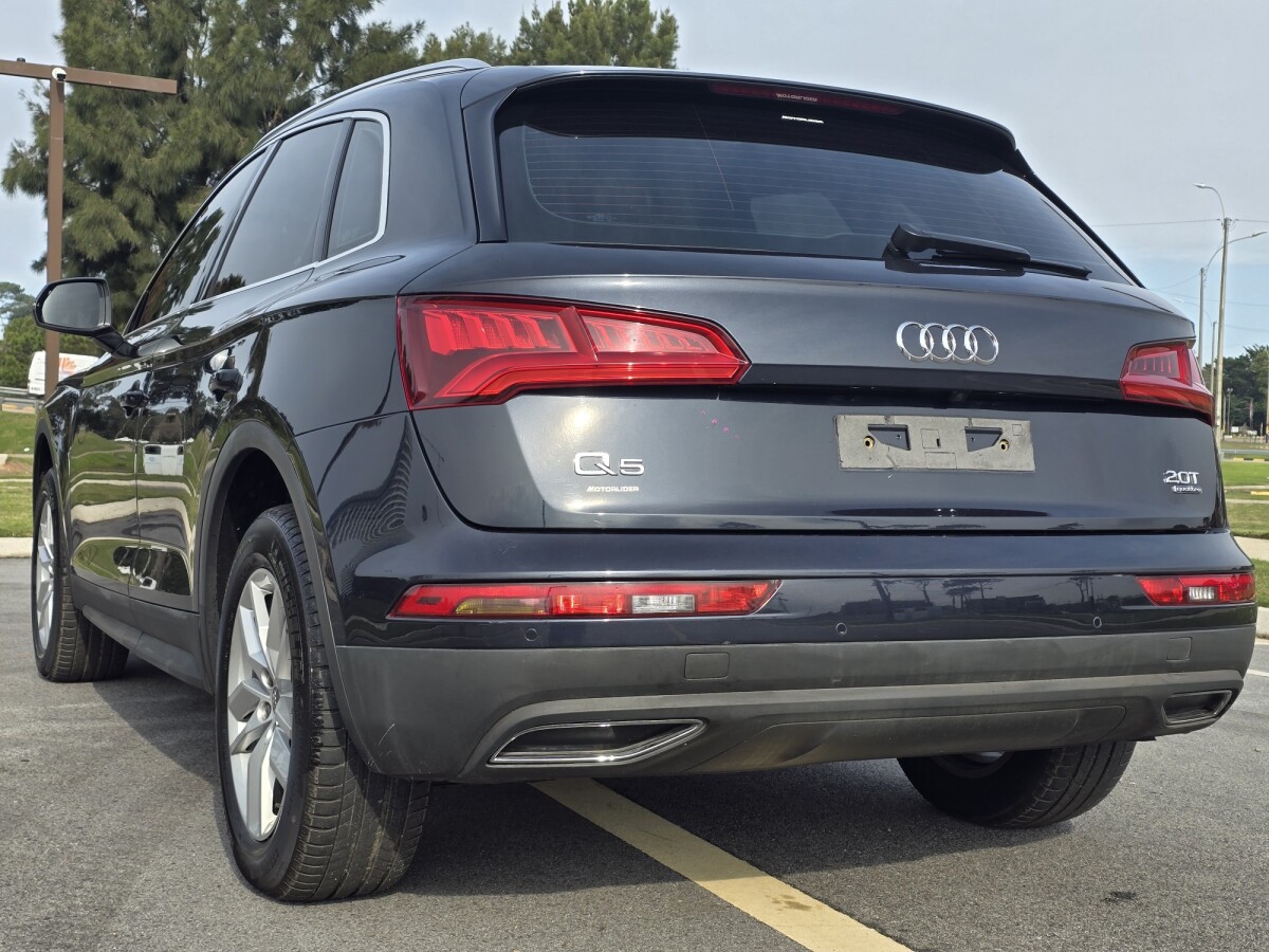 Audi Q5 2.0 Premium TFSI Quattro AT | Permuta / Financia Audi Q5 2.0 Premium TFSI Quattro AT | Permuta / Financia