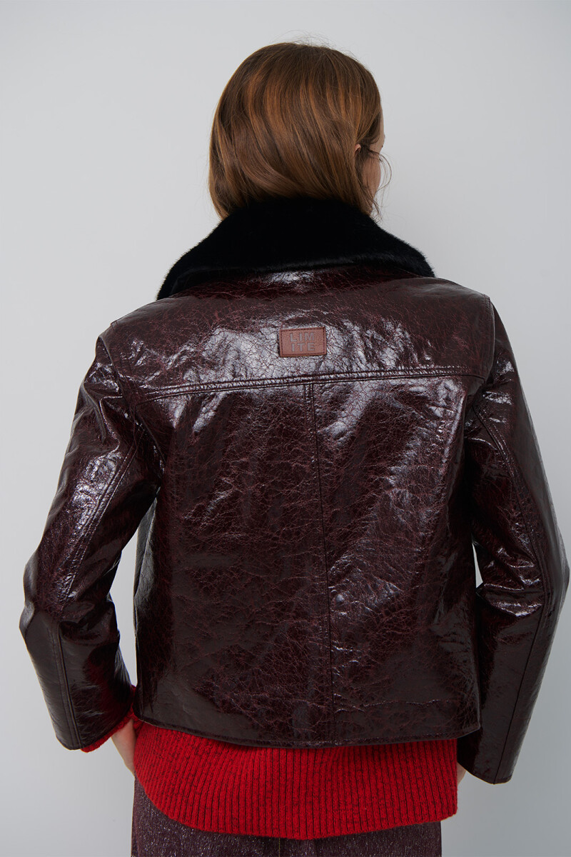CHAQUETA GLOSSY BURDEOS