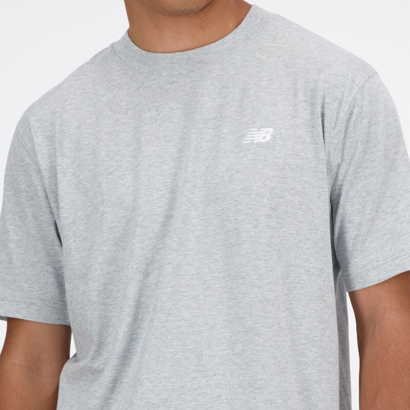 Remera New Balance de Hombre - Small Logo - MT41509AG GREY