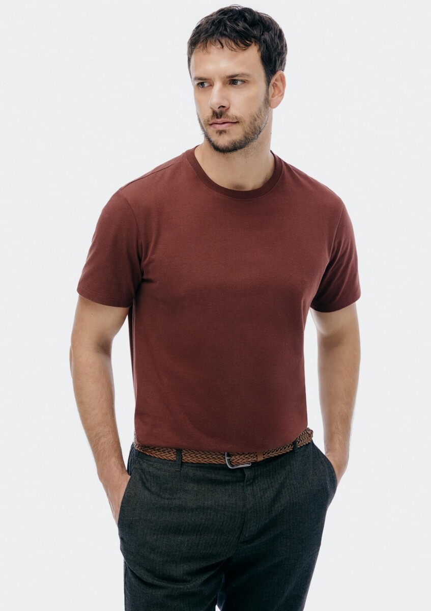 CAMISETA BÁSICA MANGA CORTA - MARRÓN 