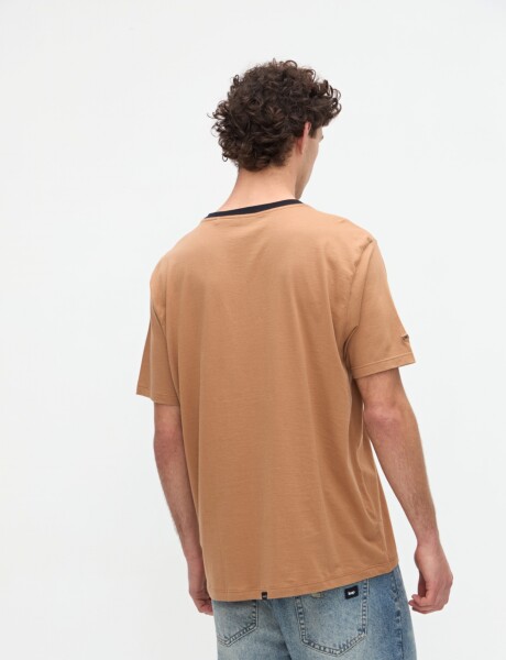 Remera Jay Tostado