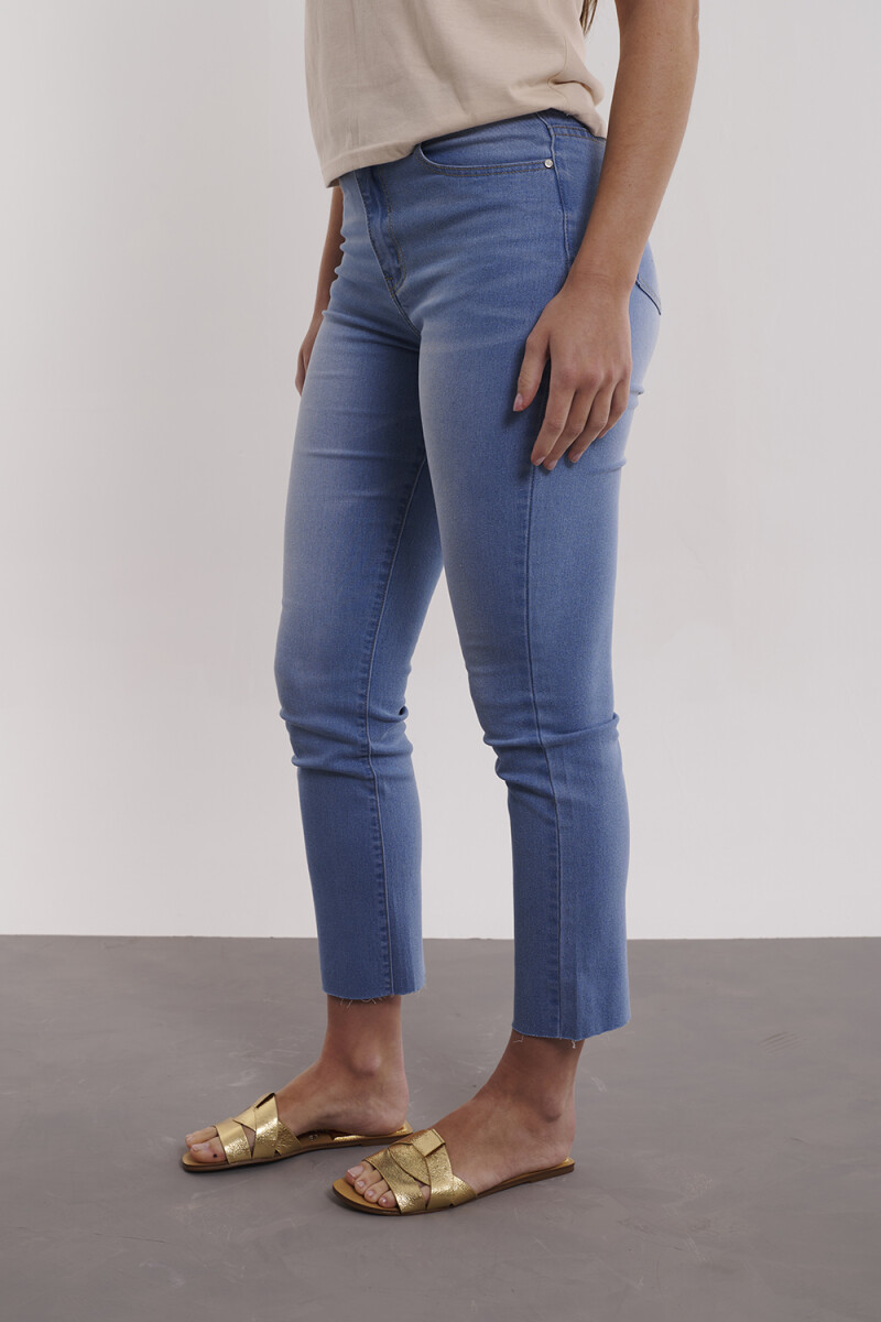 JEAN MIRANDA AZUL CLARO