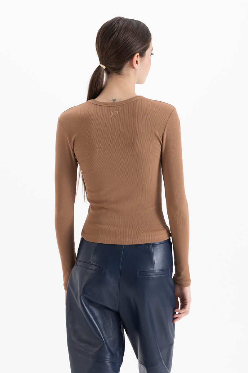 REMERA KENDALL Camel
