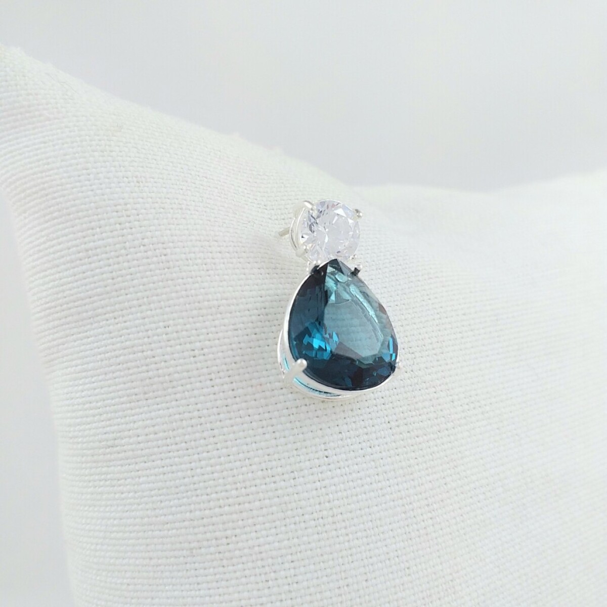 Dije de Plata 925 con Circonias - Engarce de 4 puntas 