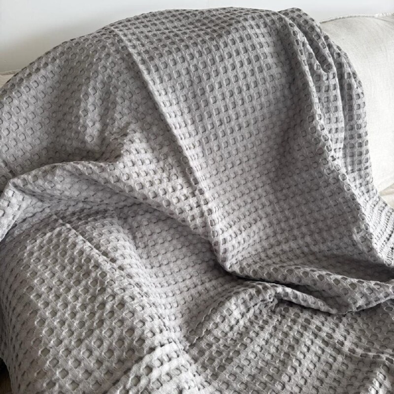 Manta tejida para sillón y cama gris 180 x 130 cm