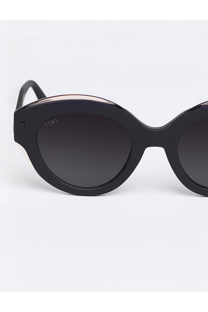 Tiwi Anne - 901 Bicolor Black / Pink With Burgundy Gradient Lenses