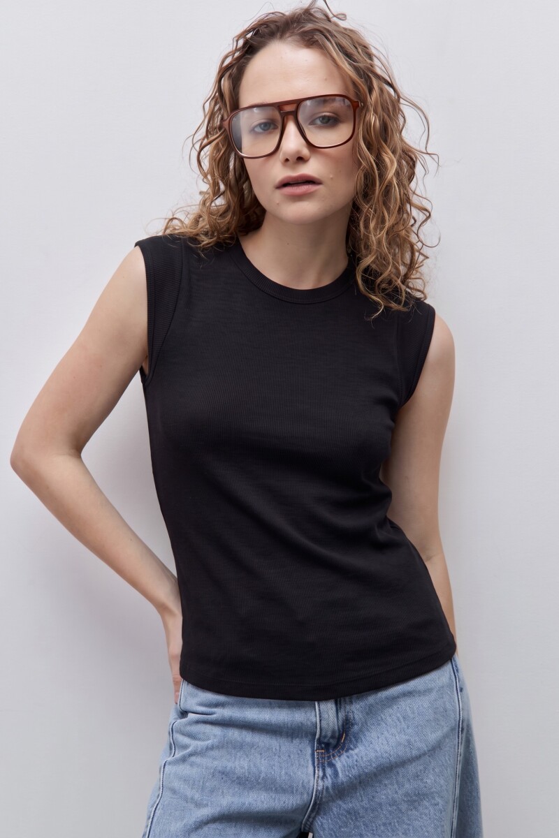 REMERA NEMI Negro