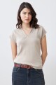 Remera canalé cuello polo beige melange