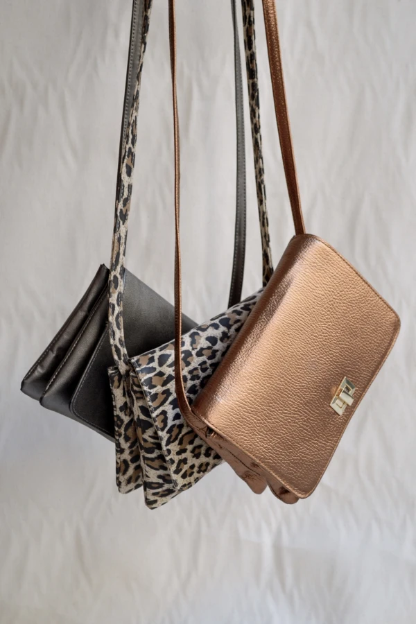 Cartera Gala Rosado Metalizado