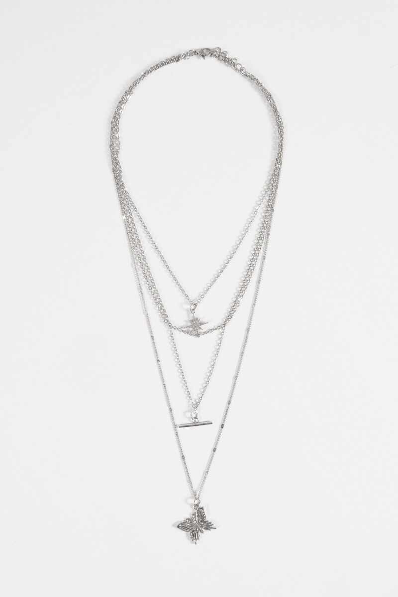 Collar triple dije mariposa plateado