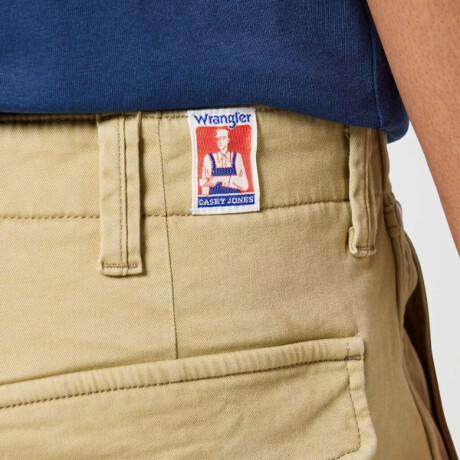 Pantalon Wrangler Casey Regular Beige
