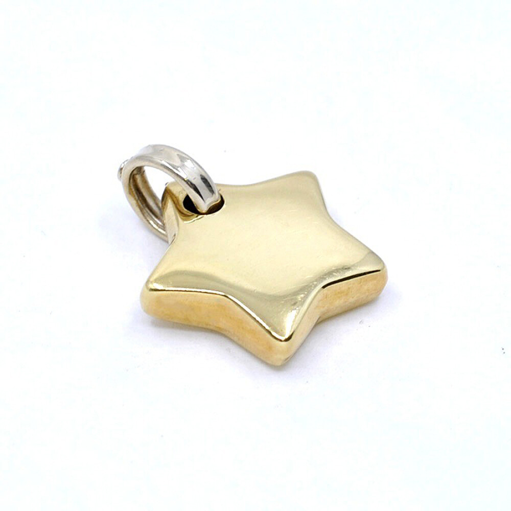 Dije en Oro 18 K Forma De Estrella Dije en Oro 18 K Forma De Estrella