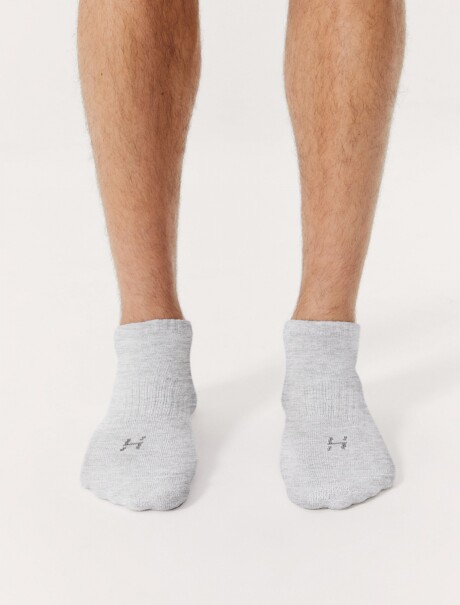 KIT CON 3 PARES DE MEDIAS ELASTIZADAS MULTICOLOR