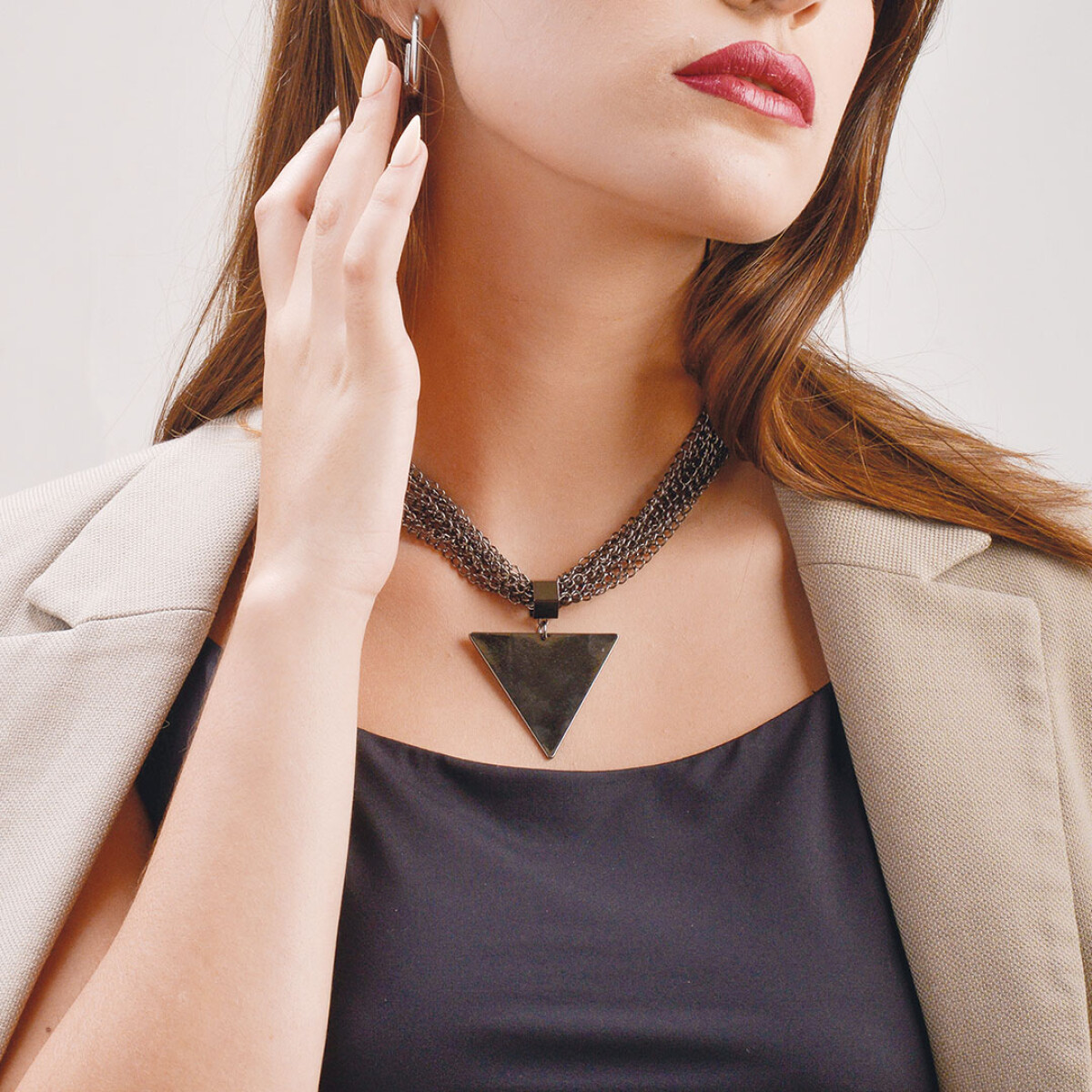 CLEO COLLAR PLATEADO OSCURO 