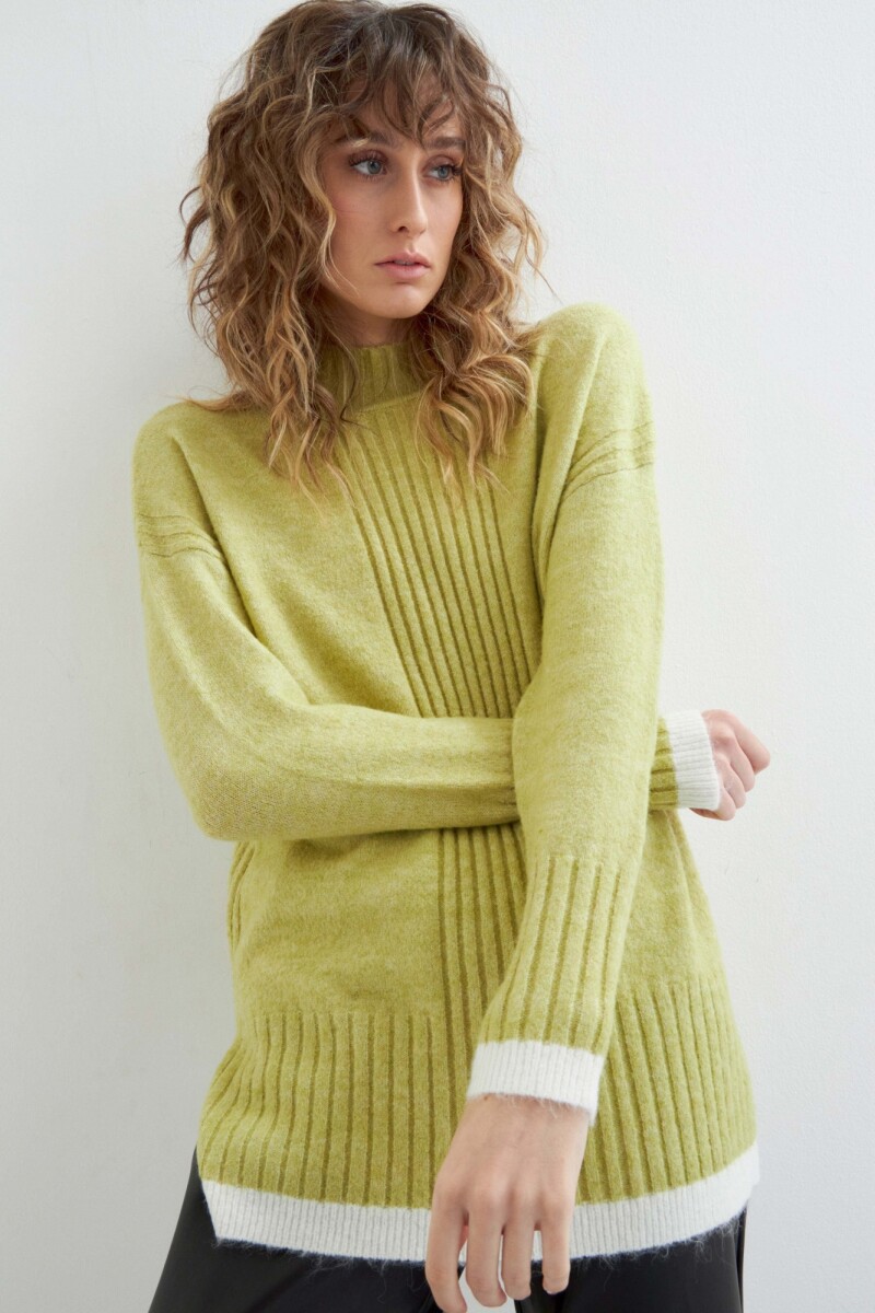 Polera oversized verde musgo