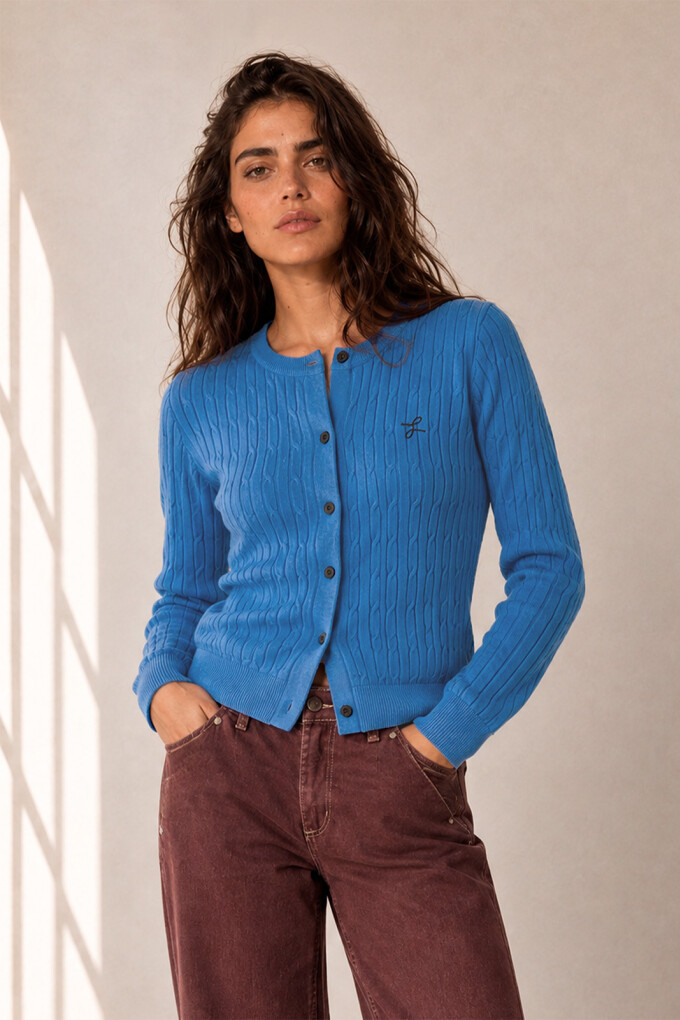 CARDIGAN OCHOS CELESTE