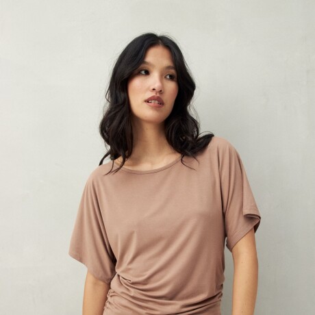 REMERA BINDER Visón