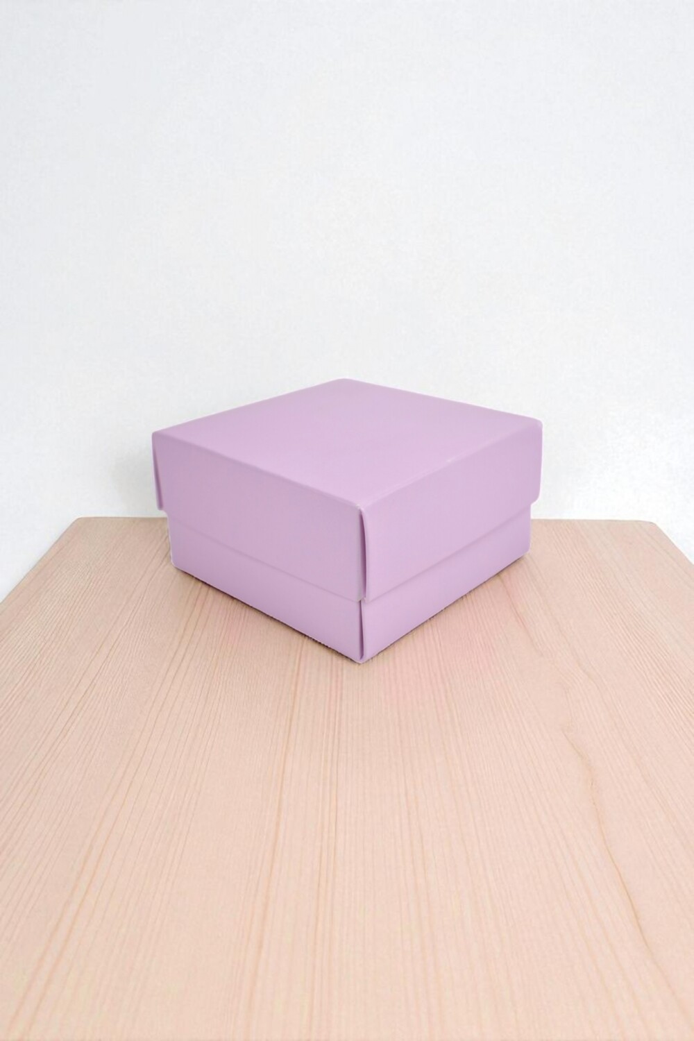 Caja Cuadrada 8x8x4,5 cm - LILA — PaperPack