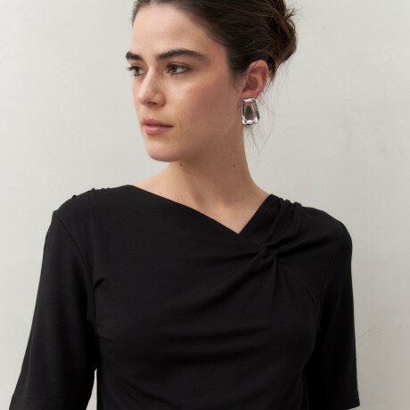 REMERA TRAVIS Negro