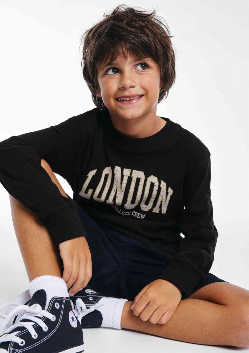 CAMISETA MANGA LARGA INFANTIL CON ESTAMPA - NEGRO 