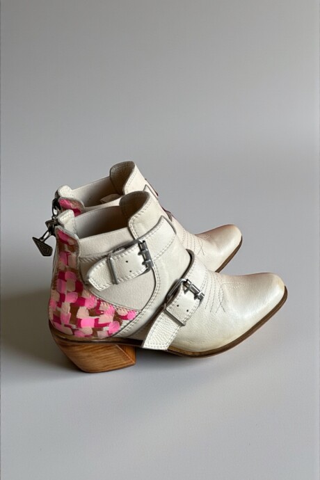 Bota ILANA Natural Con Arte Bota ILANA Natural Con Arte