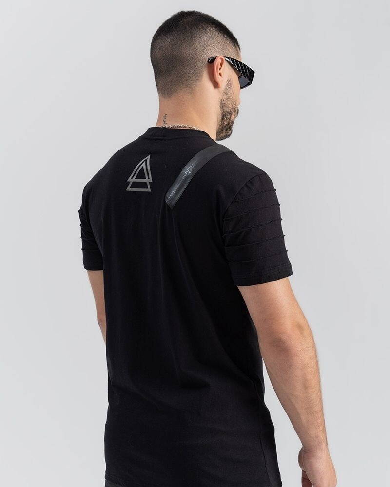 Remera De Color Negro Lm U